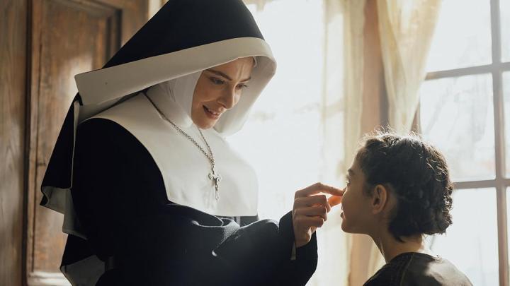 مسلسل The Art of Joy الموسم الاول الحلقة 5 مترجمة