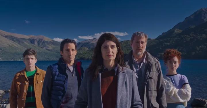 مسلسل Atrapados 2025 مترجم كامل